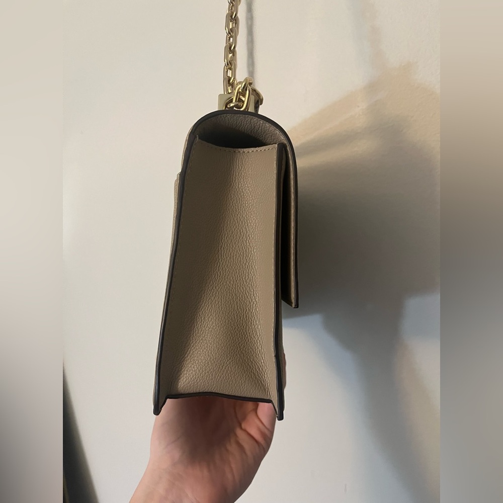 Kate Spade Purse - Picture 5 of 9